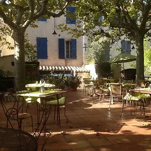 https://le-clos-des-aromes.fr-provencehotel.com